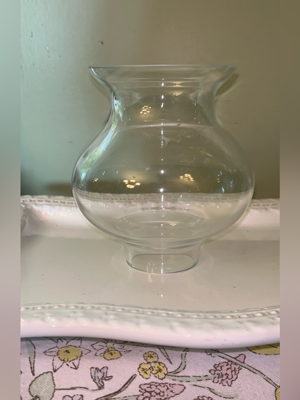 Clear Glass Bulb-shaped Hurricane/Chimney Shade